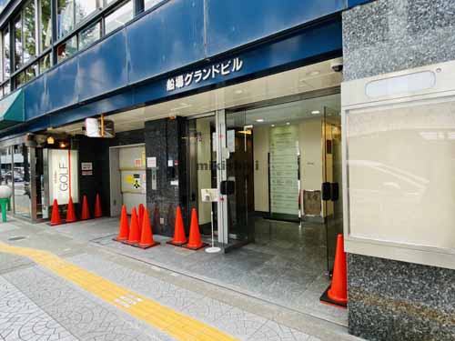 船場グランドビル エントランス3
