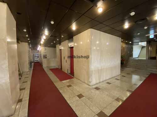 北久宝寺町～博労町の本町和光ビル エレベーターホール1