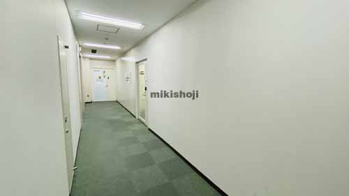 北久宝寺町～博労町の大阪堺筋ビル エレベーターホール3