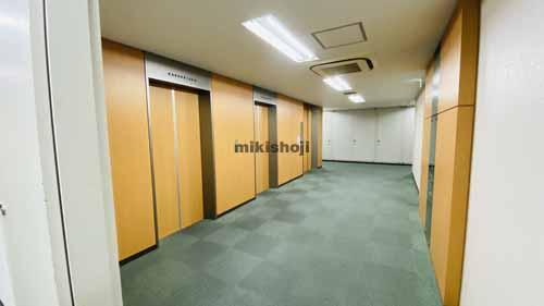 北久宝寺町～博労町の大阪堺筋ビル エレベーターホール4