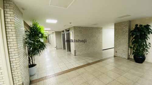 中博ビル エントランス1