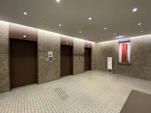 瓦町～久太郎町の明治安田生命備後町ビル エントランス1