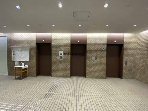 瓦町～久太郎町の明治安田生命備後町ビル エントランス3