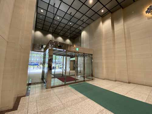 瓦町～久太郎町の御堂筋本町ビル エントランス2