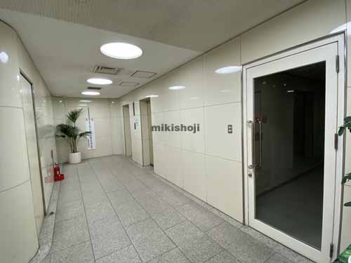 本丸田ビル エントランス2