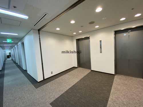 御堂筋エスジービル エレベーターホール2