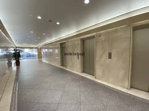 瓦町～久太郎町の野村不動産御堂筋本町ビル エントランス2