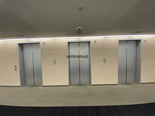 瓦町～久太郎町の野村不動産御堂筋本町ビル エレベーターホール5