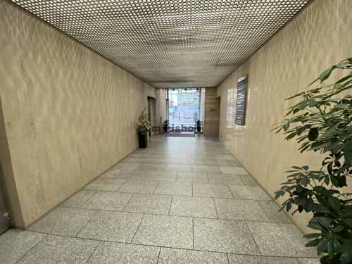 日建ビル エントランス4