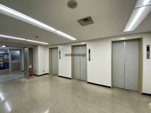 日建ビル エレベーターホール1