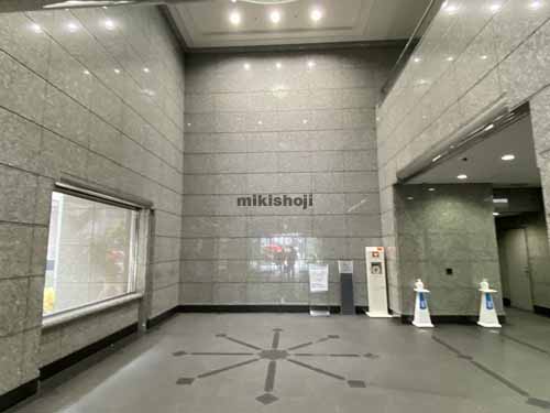 野村不動産四ツ橋ビル エントランス3