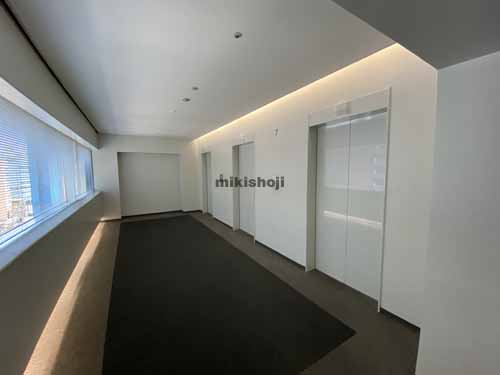 西本町インテス エレベーターホール1