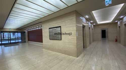 南船場の日本生命御堂筋ビル エントランス5