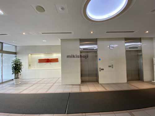 南船場の長堀プラザビル エントランス1