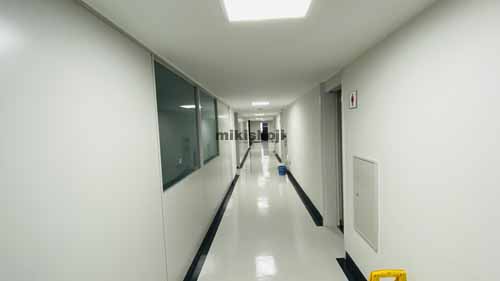 南船場の長堀プラザビル エレベーターホール1