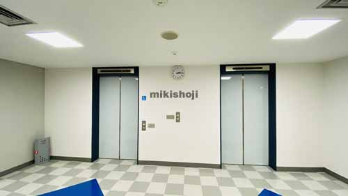 南船場の長堀プラザビル エレベーターホール4