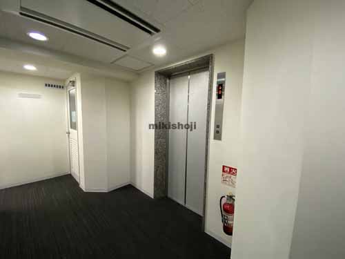 道頓堀・難波・千日前・日本橋のナンバ八千代ビル エレベーターホール1