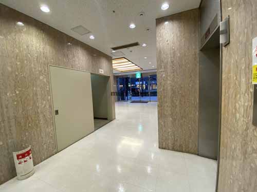 南船場のＯｓａｋａ Ｍｅｔｒｏ心斎橋ビル エントランス7