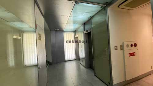 心斎橋・島之内の難波日興ビル エレベーターホール1