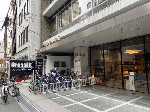 南船場の大阪写真会館ビル エントランス6