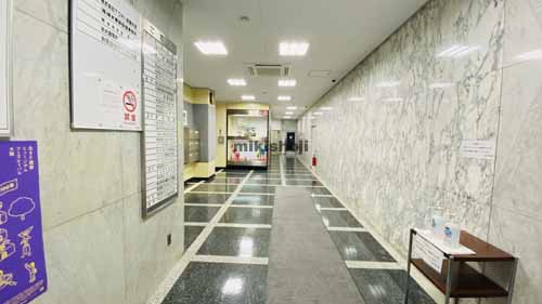 南船場の大阪写真会館ビル エントランス7