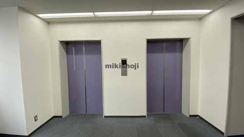 湊町・元町・難波中・日本橋・敷津のナンバ辻本ビル エレベーターホール4