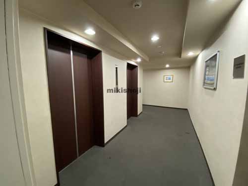 東中島・西淡路の新大阪第２日大ビル エレベーターホール3