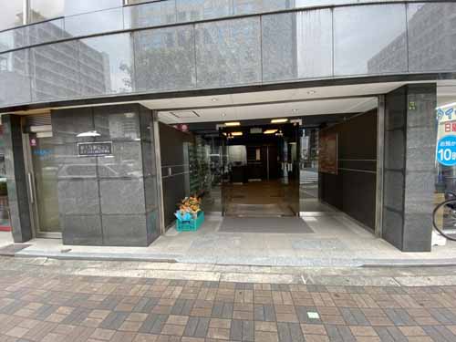 東中島・西淡路の新大阪駅前ビル エントランス4