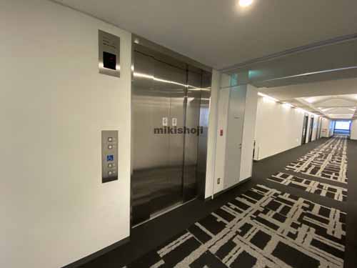 西中島・宮原・東三国の新大阪トラストタワー エレベーターホール2