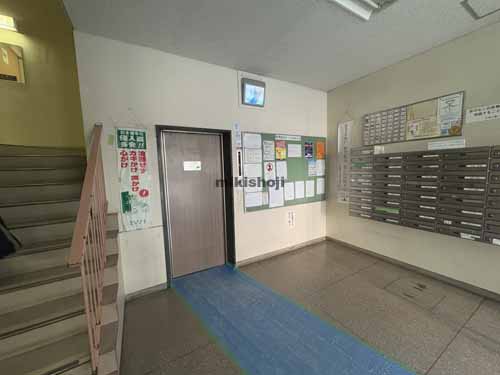 港区の港振興ビル エレベーターホール1