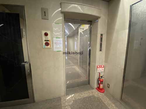 南森町周辺のエフワンビル エレベーターホール2