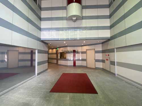 商業ビル エントランス2