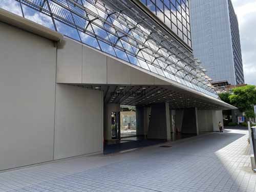 吹田市の大同生命江坂ビル エントランス5