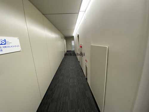 吹田市の大同生命江坂ビル エレベーターホール2