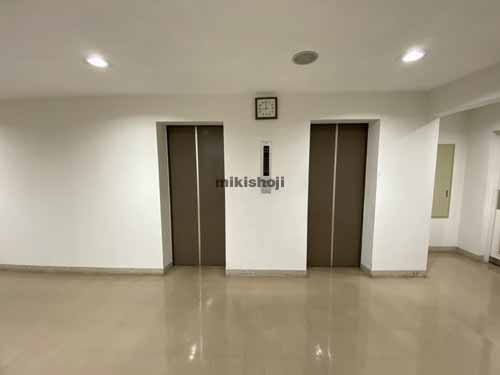吹田市のユーコービル エレベーターホール2