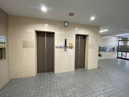 吹田市のユーコービル エレベーターホール6