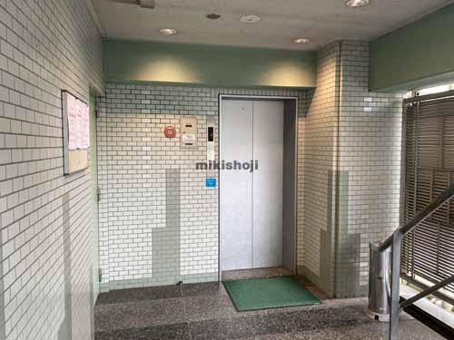 吹田市の第２江坂ソリトンビル エントランス3