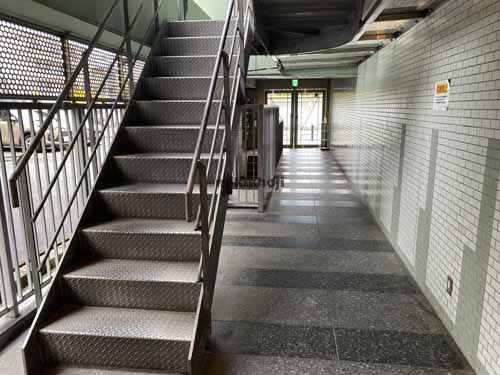 吹田市の第２江坂ソリトンビル エントランス4