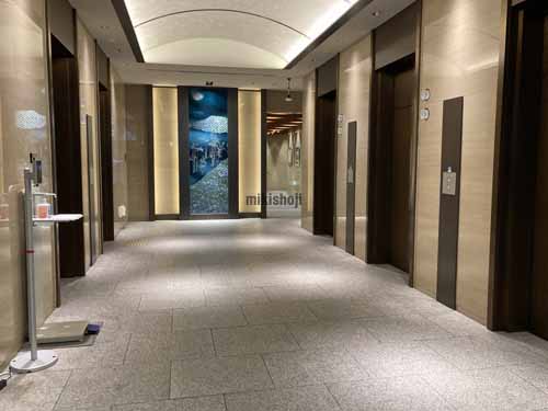 京都三井ビルディング エレベーターホール1