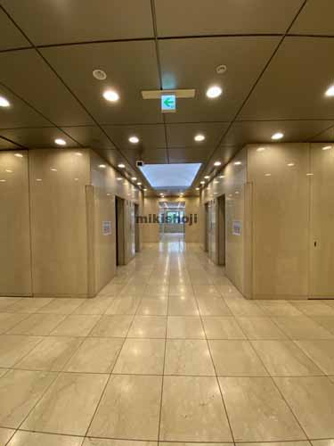 豊中市の第一火災千里中央ビル エントランス7