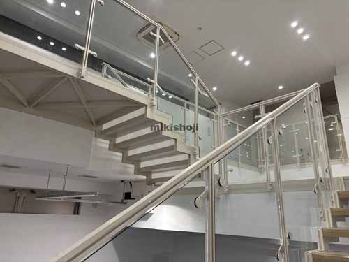 ＷＥＡＶＥ ＨＯＮＭＡＣＨＩ 貸室内2