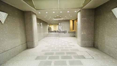 北久宝寺町～博労町の三共堺筋本町ビル エントランス2