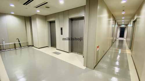 クリスタファイブ エレベーターホール3