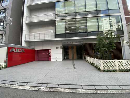 南船場のアイカビル エントランス2