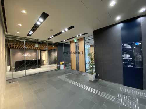 南船場のアイカビル エントランス7