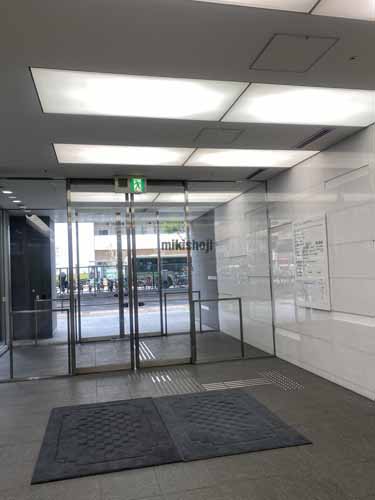 梅田北プレイス エントランス4