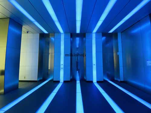 北久宝寺町～博労町の御堂筋本町アーバンビル エントランス4