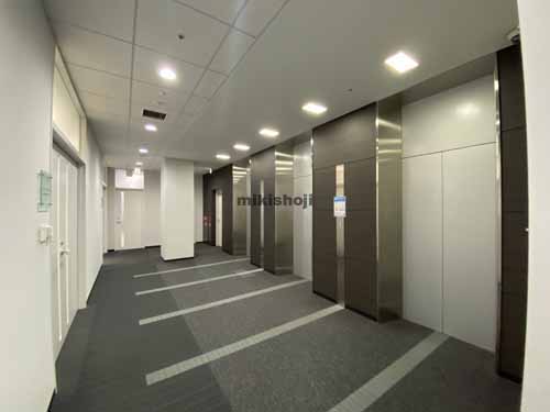 北久宝寺町～博労町の御堂筋本町アーバンビル エレベーターホール3