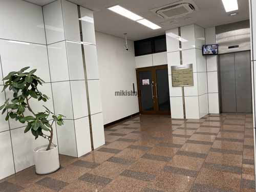 芝田・茶屋町・大深町のイノイ第二ビル エントランス3