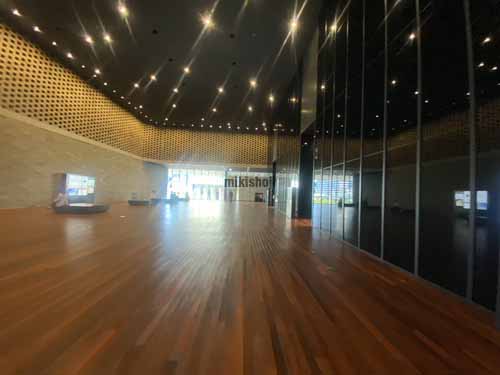 梅田・堂島・中之島の中之島フェスティバルタワー・ウエスト エントランス2